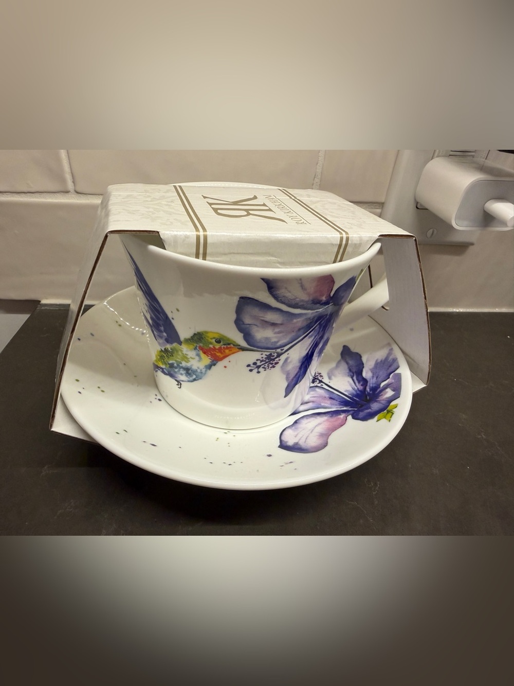 NWT Roy kirkham HUMMING BIRD  FINE BONE CHINA BREAKFAST CUP SAUCER ENGLAND